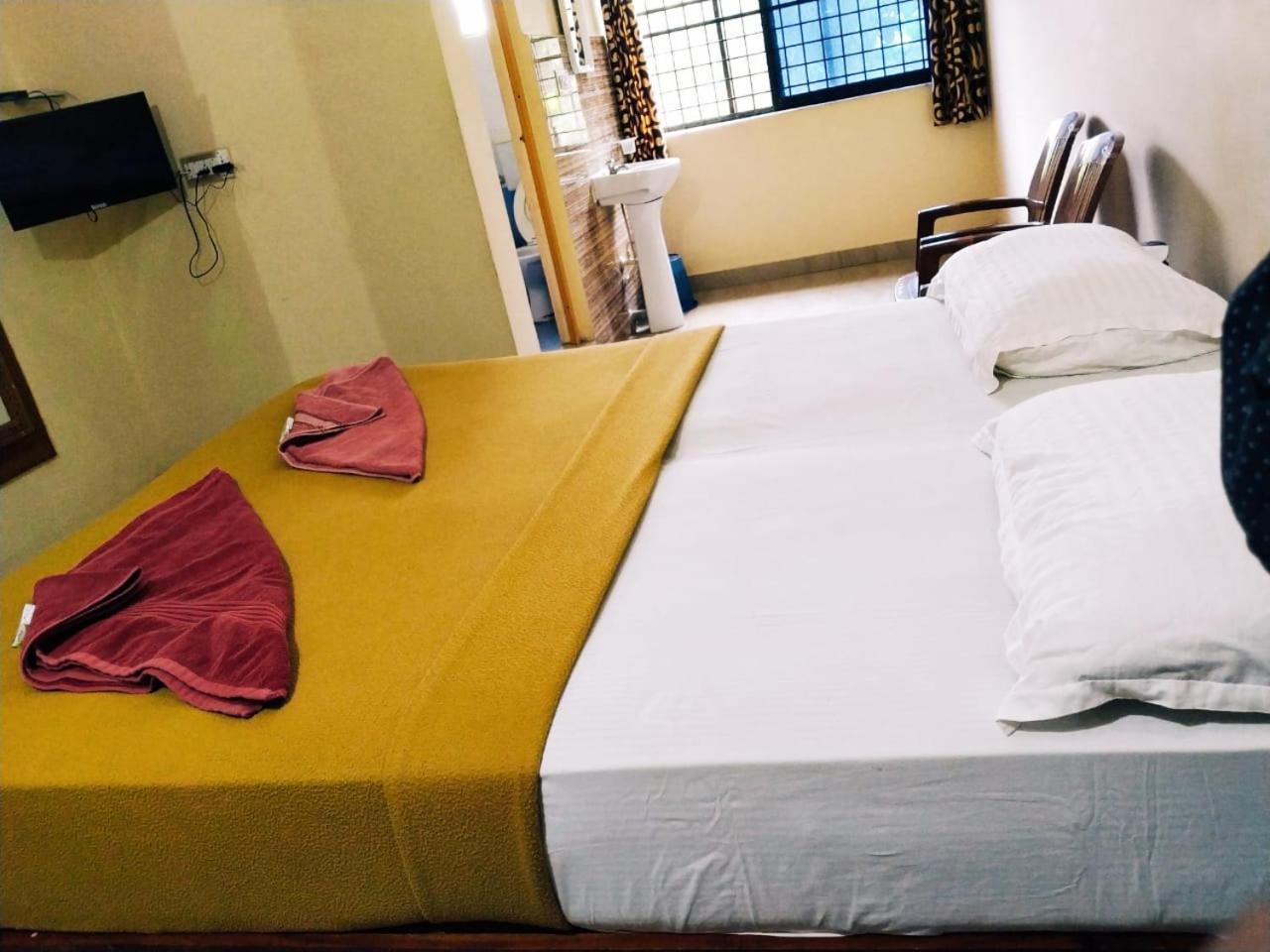 Hotel Varsha ハンピ エクステリア 写真