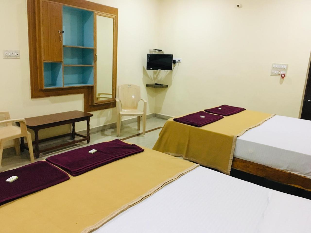 Hotel Varsha ハンピ エクステリア 写真